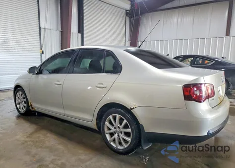 2010 Volkswagen Jetta Se z USA, uszkodzony, nr VIN 3VWRZ7AJ1AM123850